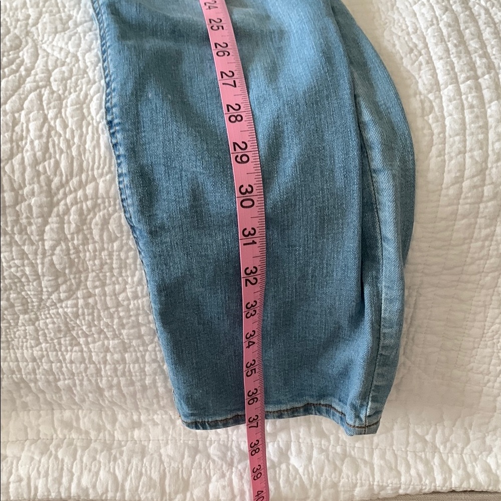 American Rag Blue Jeans - Picture 5 of 8